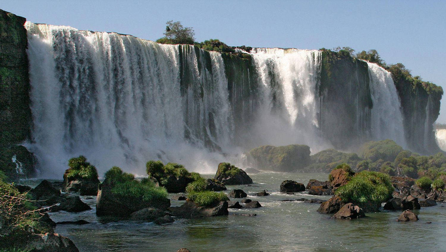 Cataratas del Iguazuacute entre las 16 ldquoMaravillas Incuestionablesrdquo