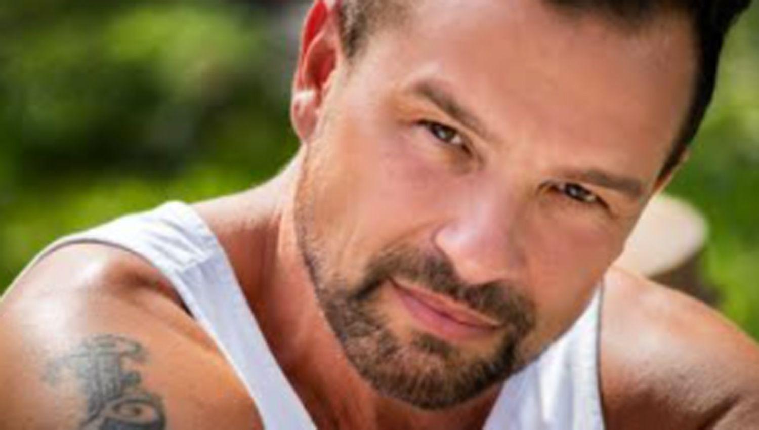 Germaacuten Barceloacute presenta ldquoBombitas de Aguardquo la cancioacuten que emociona a toda una generacioacuten