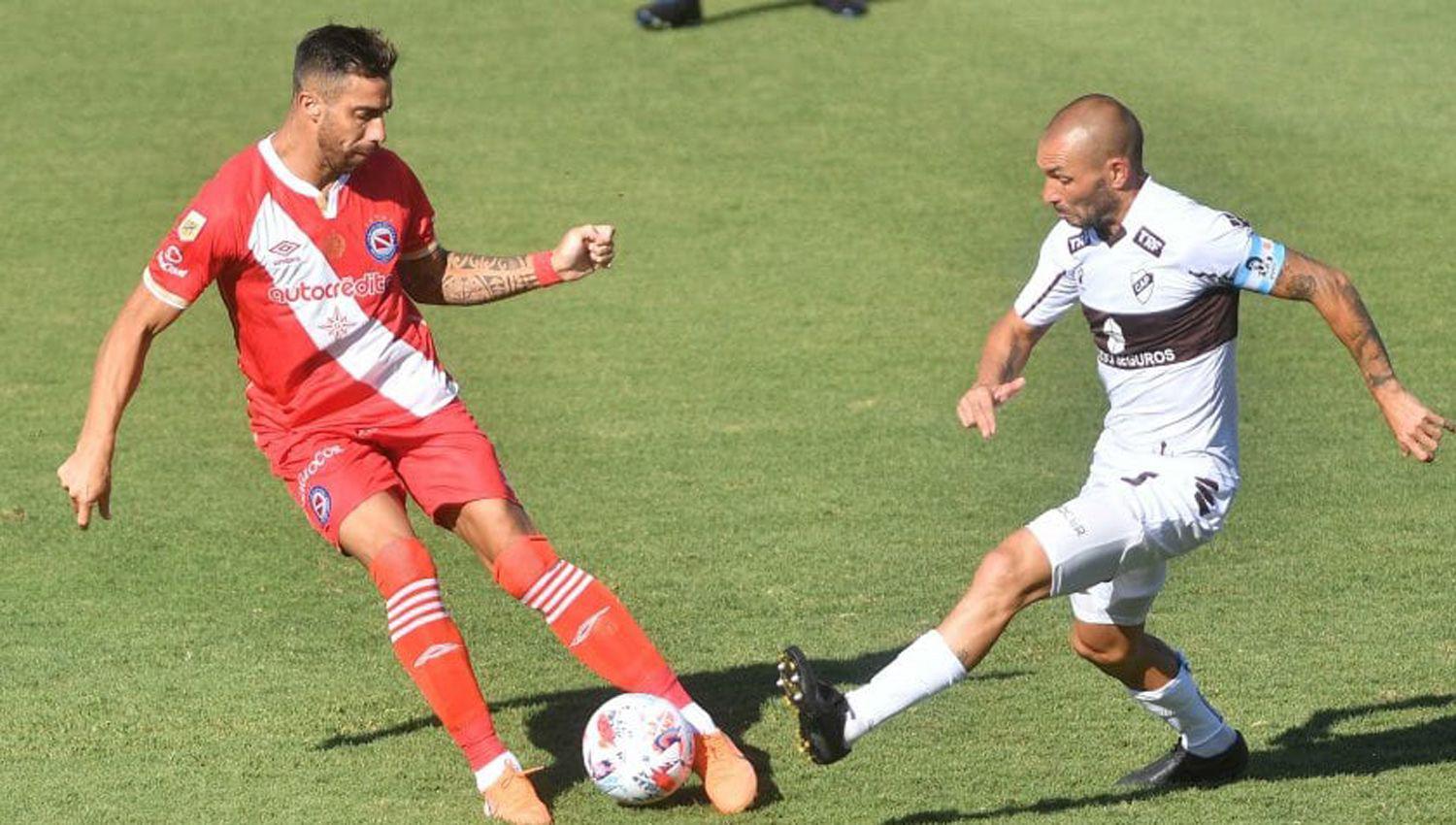 Platense vencioacute a Argentinos en el Diego Maradona