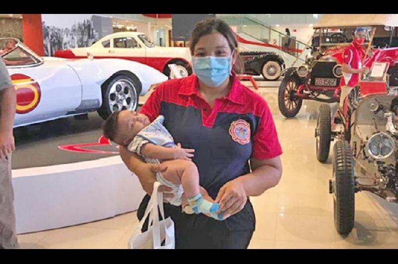 Emotivo acto de reconocimiento a la bombera de Las Termas de Riacuteo Hondo