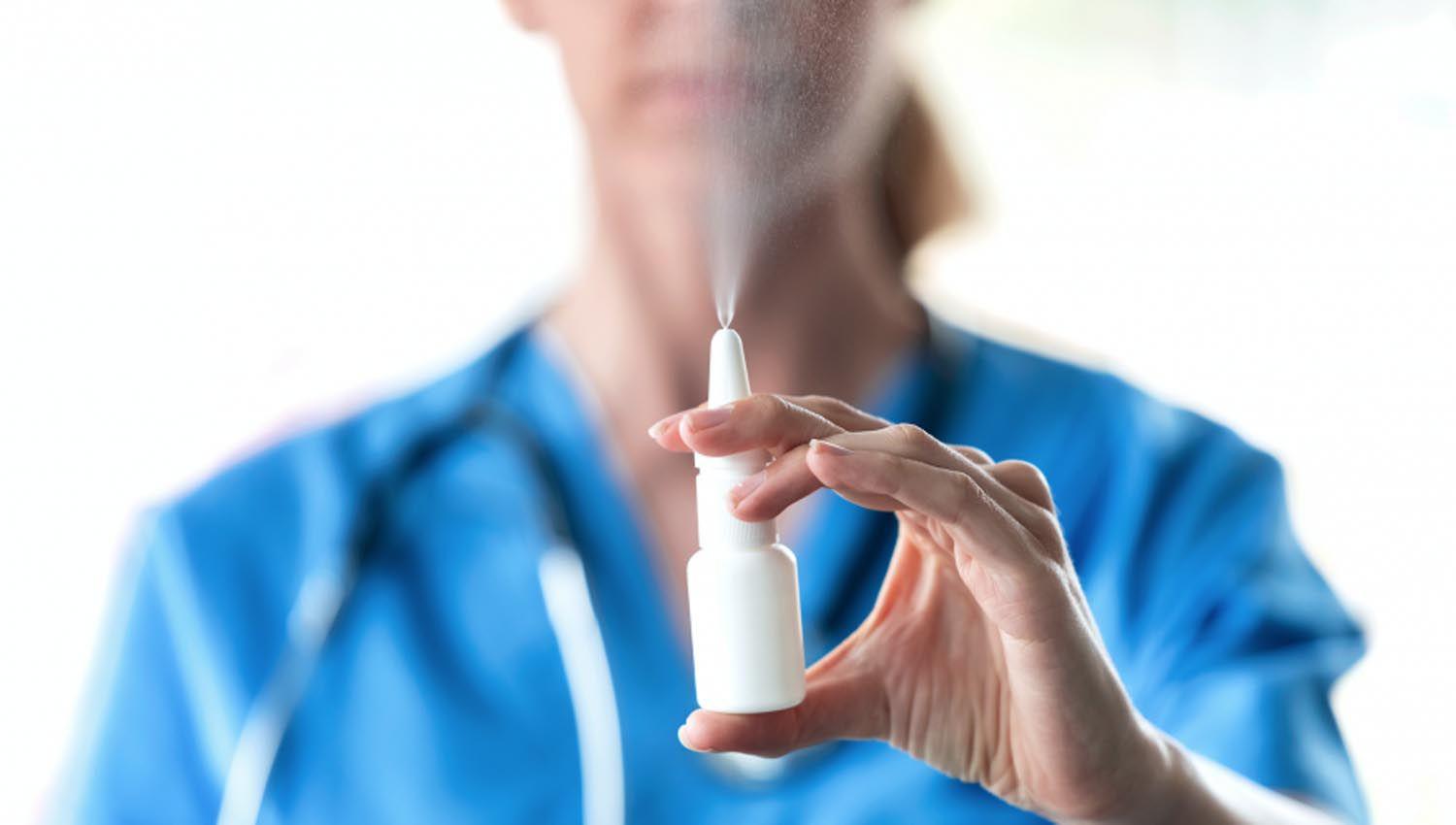Un spray nasal ayudariacutea a prevenir en un 80-en-porciento- el riesgo de contagio de Covid-19