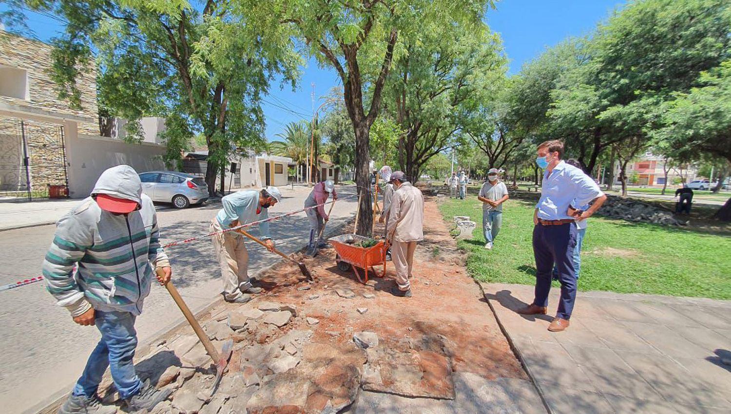  Mukdise vio los trabajos con el titular del �rea responsable del trabajo Juan José Mateu