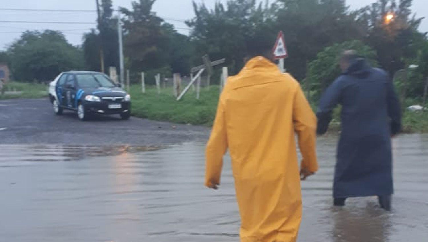 La Banda Capital y Las Termas las ciudades maacutes afectadas por el temporal- calles inundadas y asistencia a vecinos