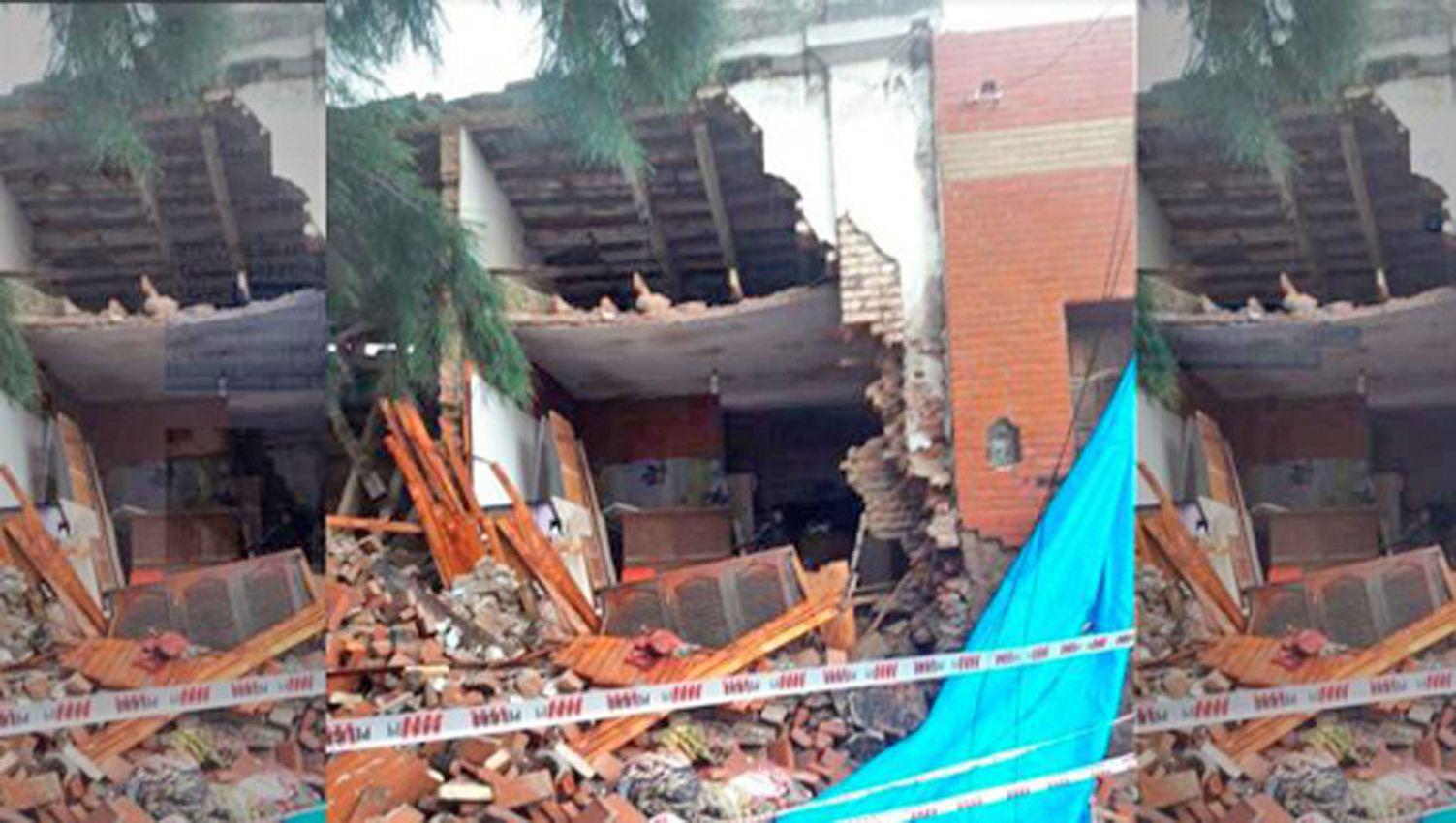 Se derrumboacute una pared y parte del techo de una casa en Las Termas