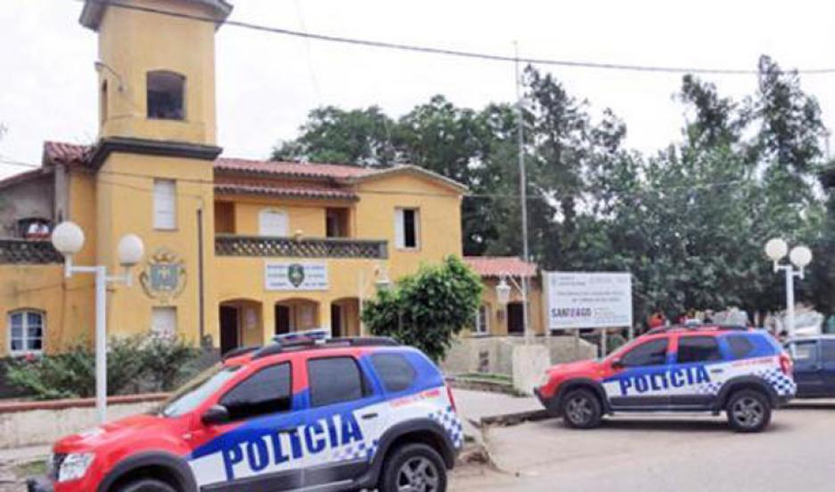 Detenido por robo calificado y abuso sexual se fugoacute cuando ldquoayudabardquo a dos policiacuteas a trasladar una maacutequina hormigonera