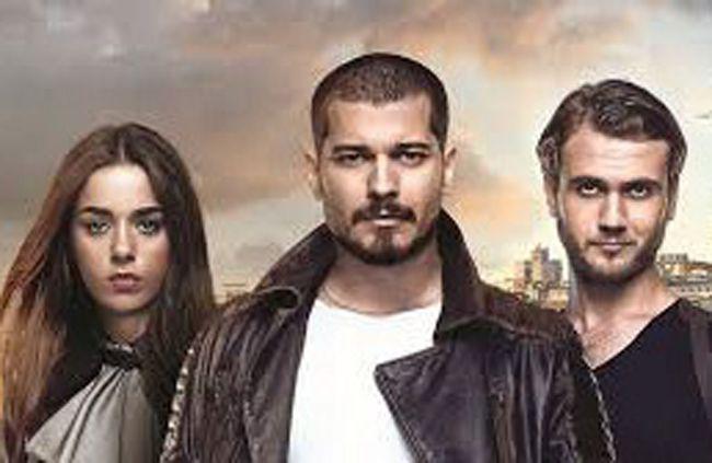 Un policial turco combina la accioacuten con el amor