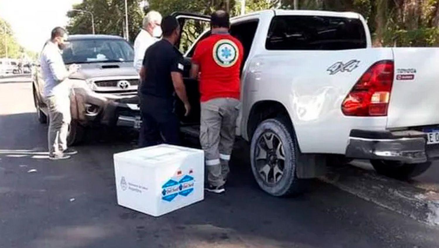 El ministro de Salud de Corrientes trasladaba un lote de vacunas contra el Covid se descompensoacute y chocoacute