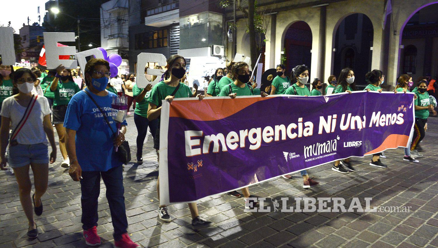 Diacutea Internacional de la Mujer- Las mejores 15 fotos de la marcha en Santiago del Estero
