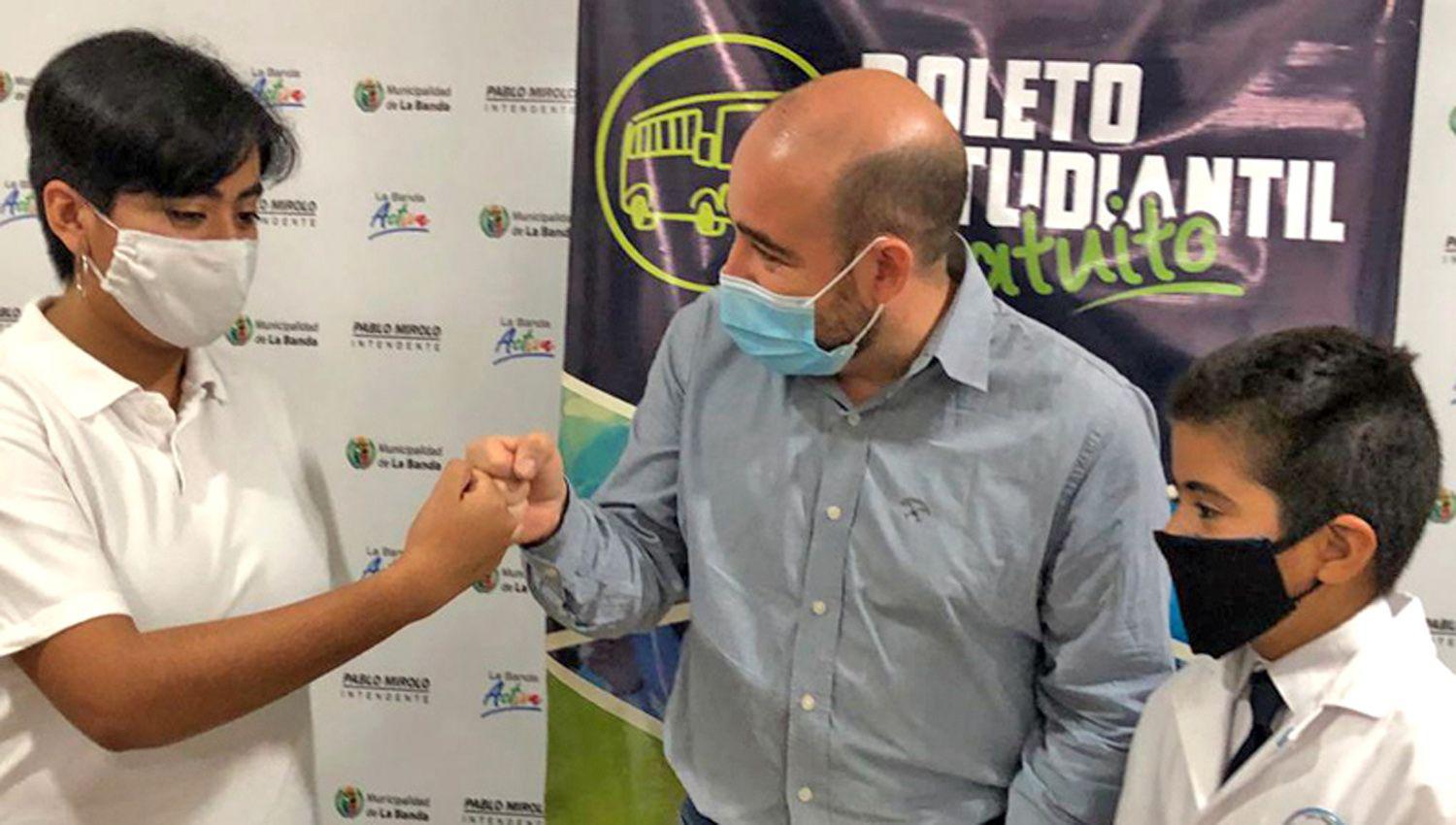 Estudiantes bandentildeos gozaraacuten  del boleto estudiantil gratuito