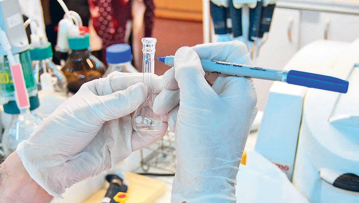 La técnica de obtención de anticuerpos monoclonales tiene una
larga y conocida historia en inmunología