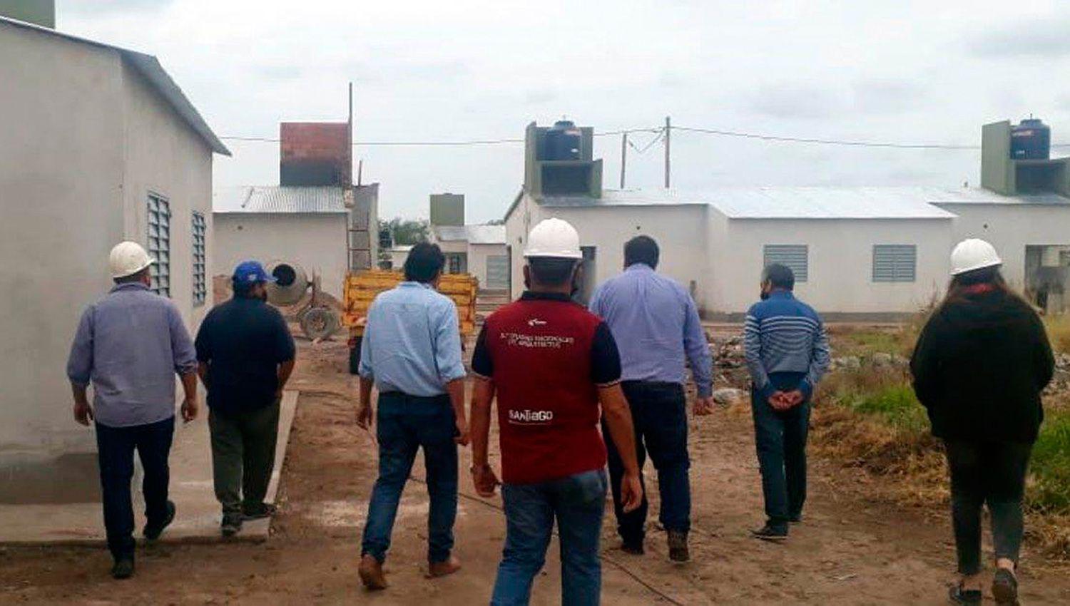 Inspeccionaron el barrio que construye el IPVU en Pinto proacuteximo a terminarse