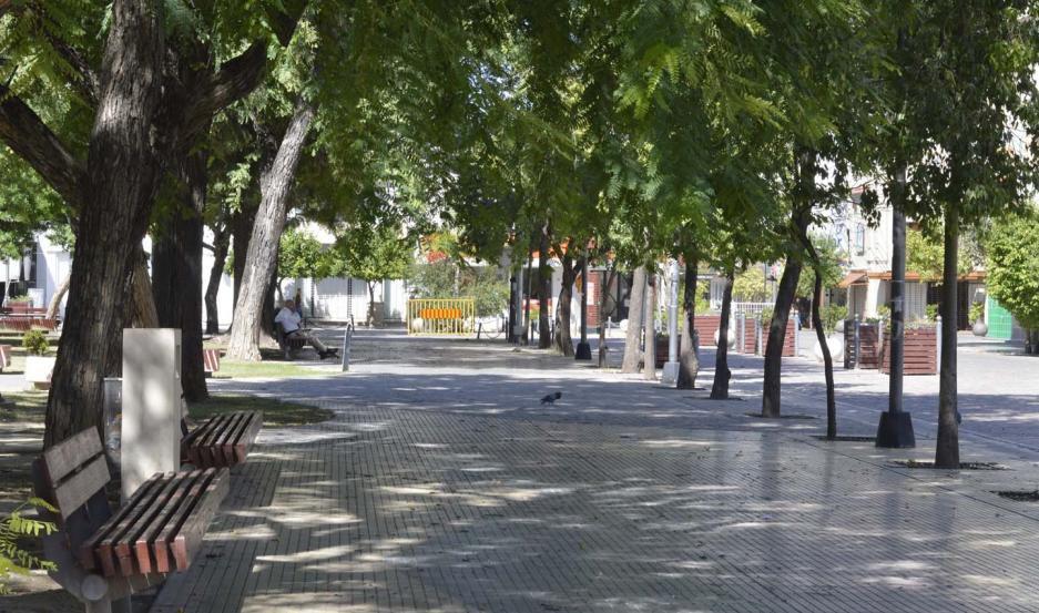 Santiago tendraacute una jornada agradable con maacuteximas que rondaraacuten los 30 grados
