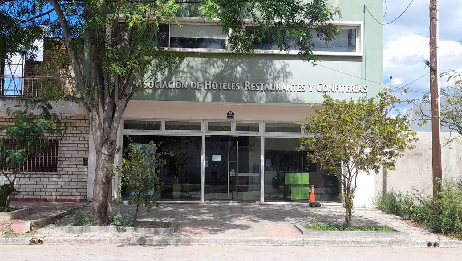 Piden ATP para el sector otorgar la mitad del IVA por un año
y un plan de financiación para el pago de las deudas