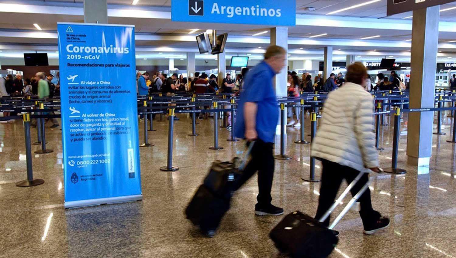 Ya testean a los pasajeros que llegan de Brasil Meacutexico y Chile