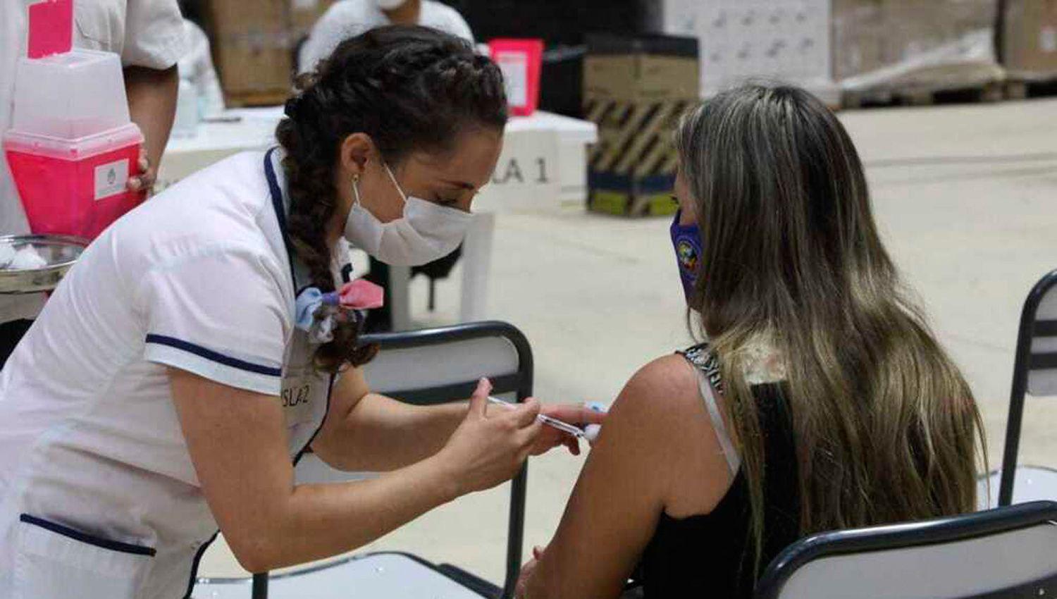 Los vacunados contra el Covid deben esperar 72 horas para donar sangre