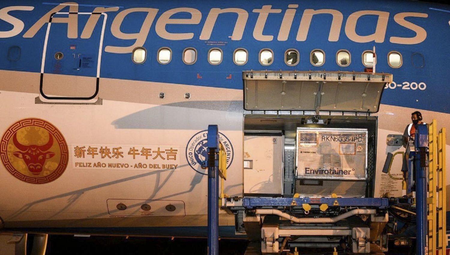 Argentina acumula 6768755 de vacunas con la llegada de un milloacuten de dosis desde China