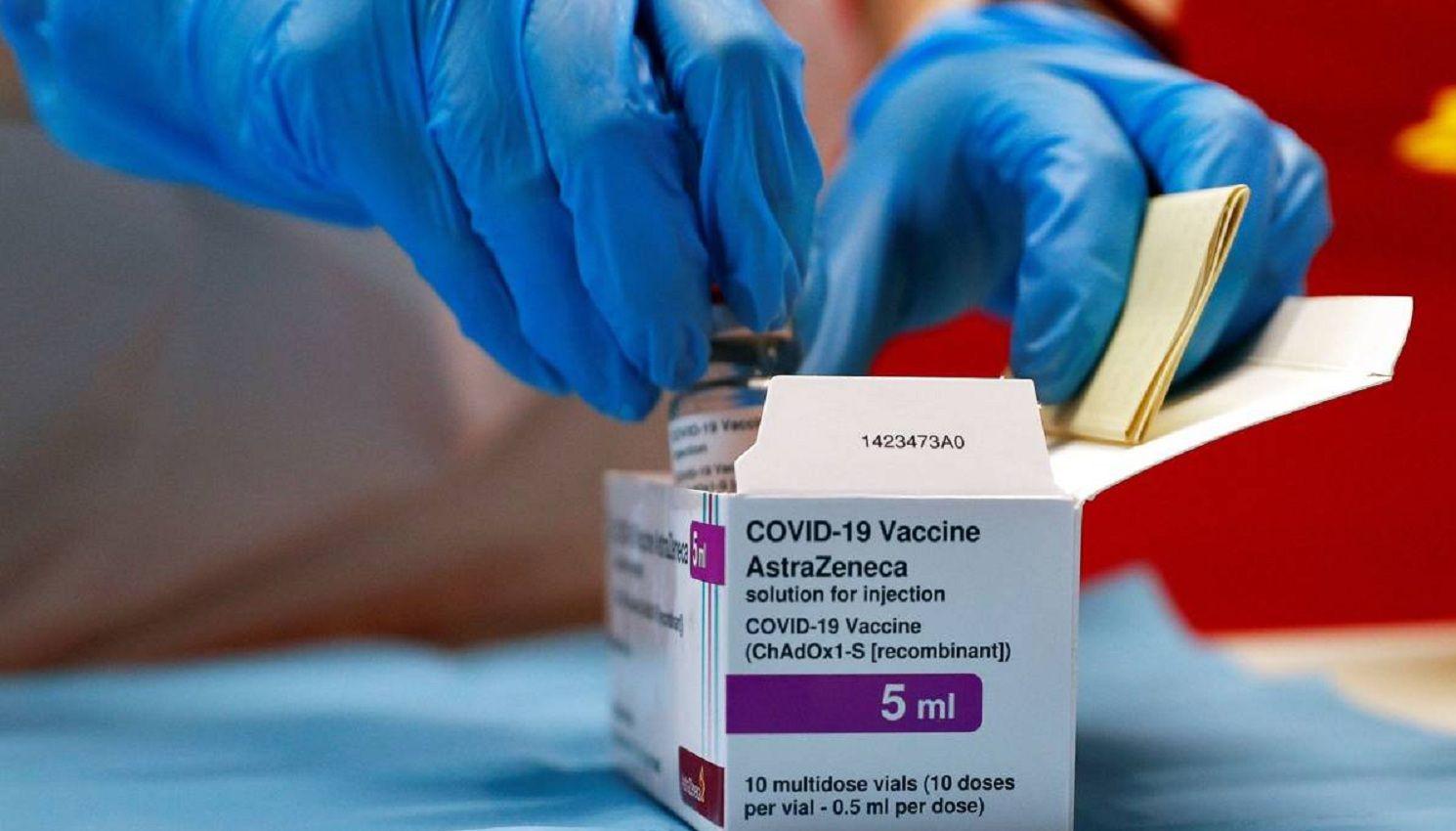 Reportaron siete muertes ligadas a la vacuna AstraZeneca en Reino Unido