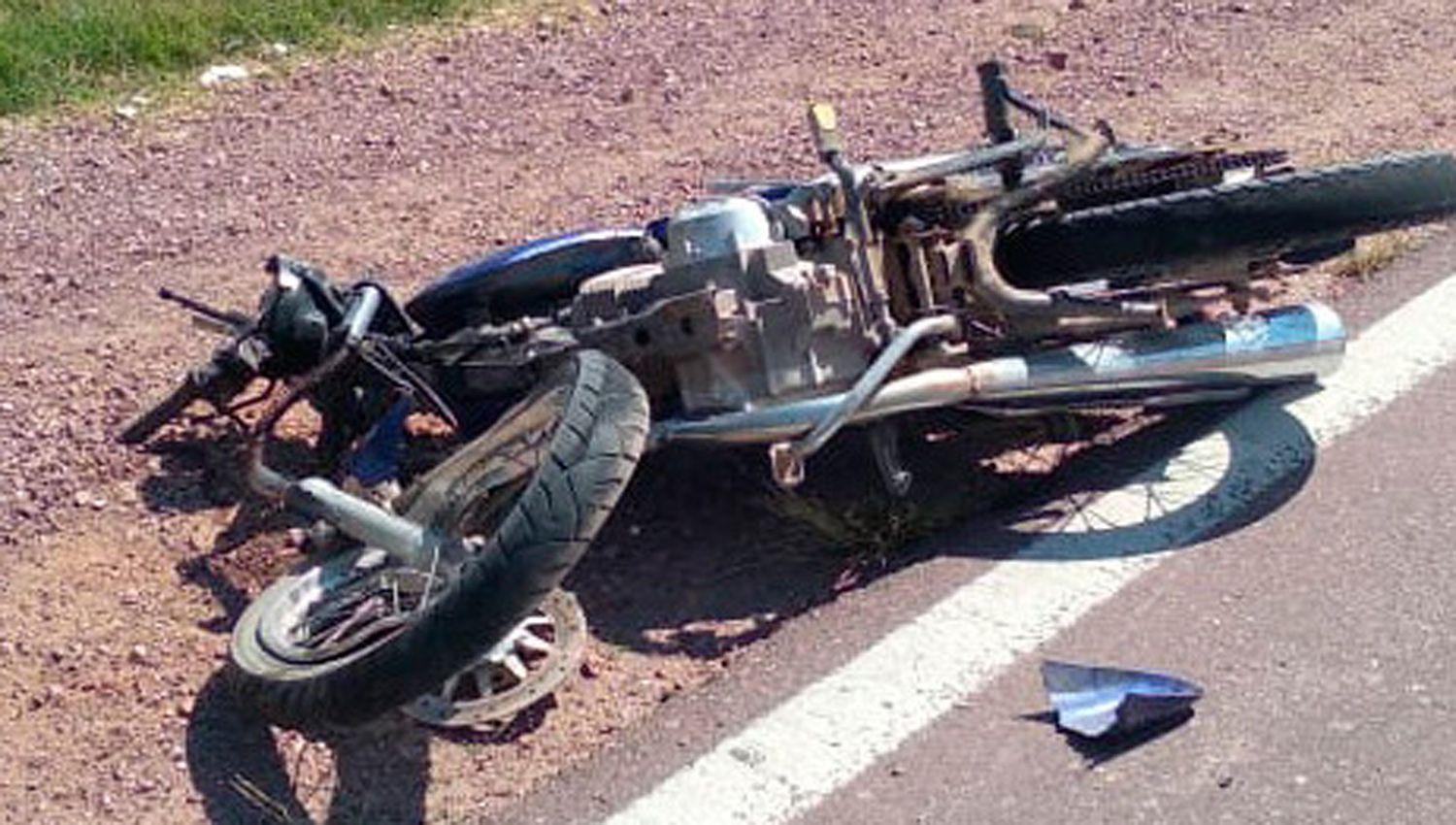 Camioneta con colaboradores del Club Belgrano de Coacuterdoba matoacute a motociclista que vendiacutea empanadas