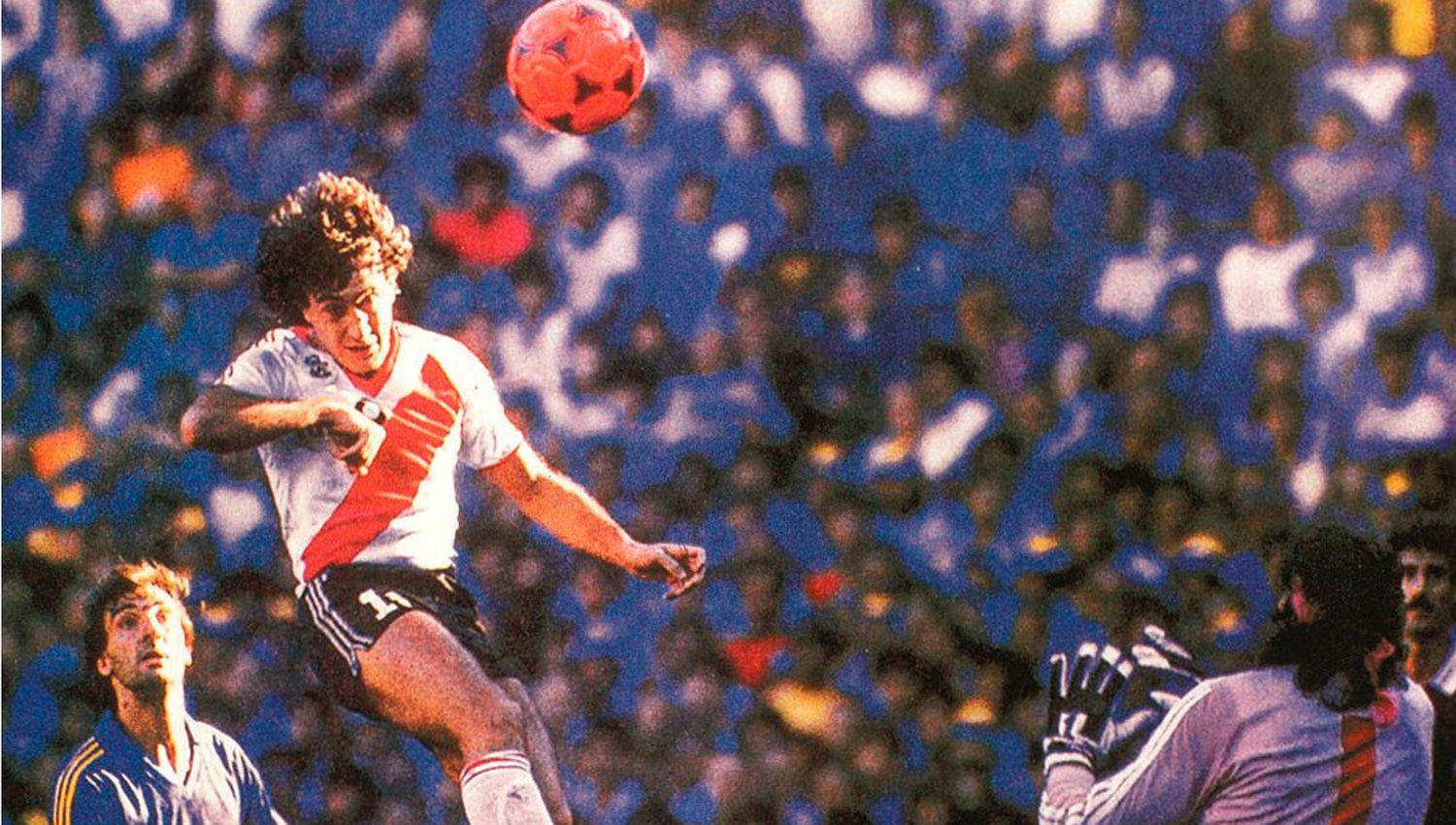 El diacutea que el ldquoBetordquo Alonso hizo de las suyas en la Bombonera