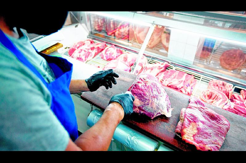 El Gobierno advirtioacute que por la suba en el precio de la carne podriacutean cerrar las exportaciones