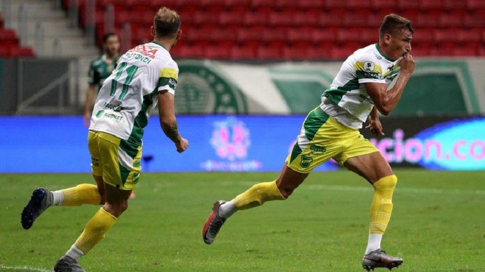 Defensa y Justicia vencioacute a Palmeiras por penales y es campeoacuten de la Recopa