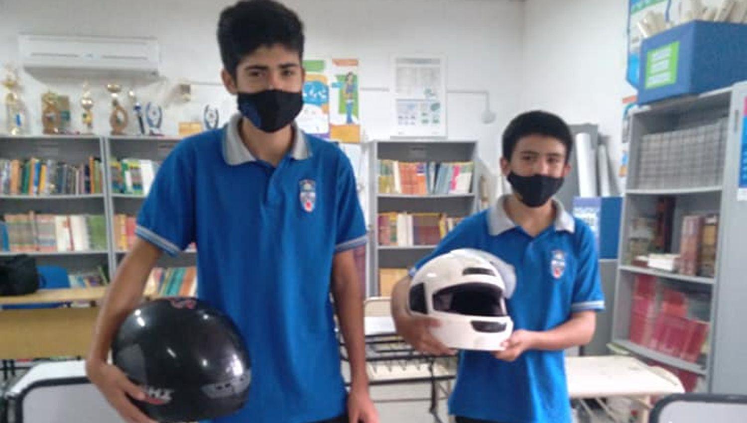 Sumampa- lanzaron una campantildea para conseguir dos cascos para estudiantes y en diacuteas les donaron 10