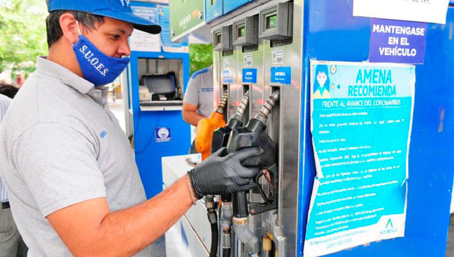 YPF sube combustibles hoy entre el 55 y 6-en-porciento- y suma 50-en-porciento- desde agosto
