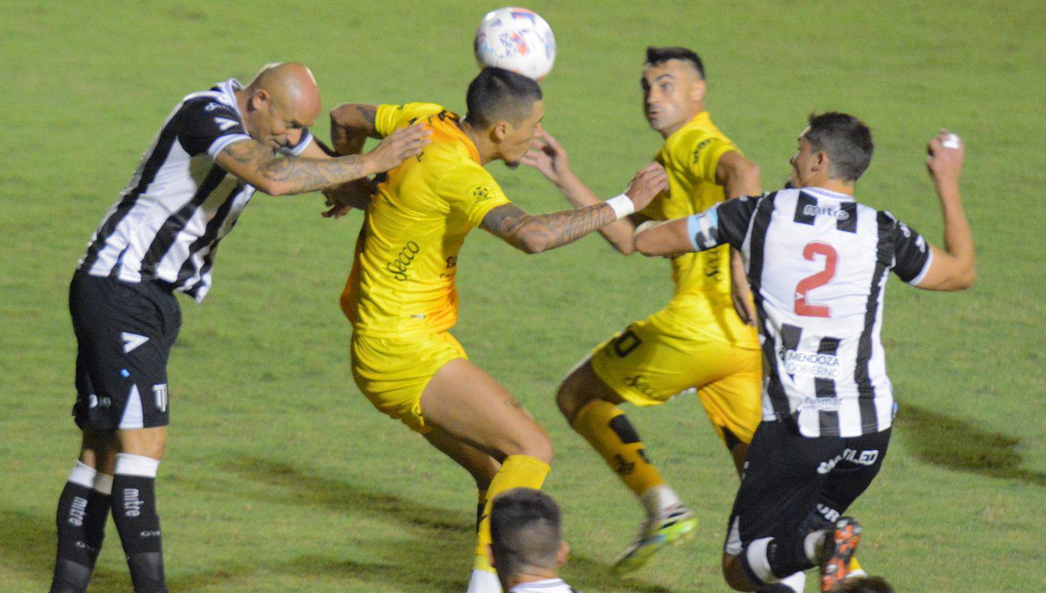 Palacios Alvarenga se pierde un partido por suspensioacuten