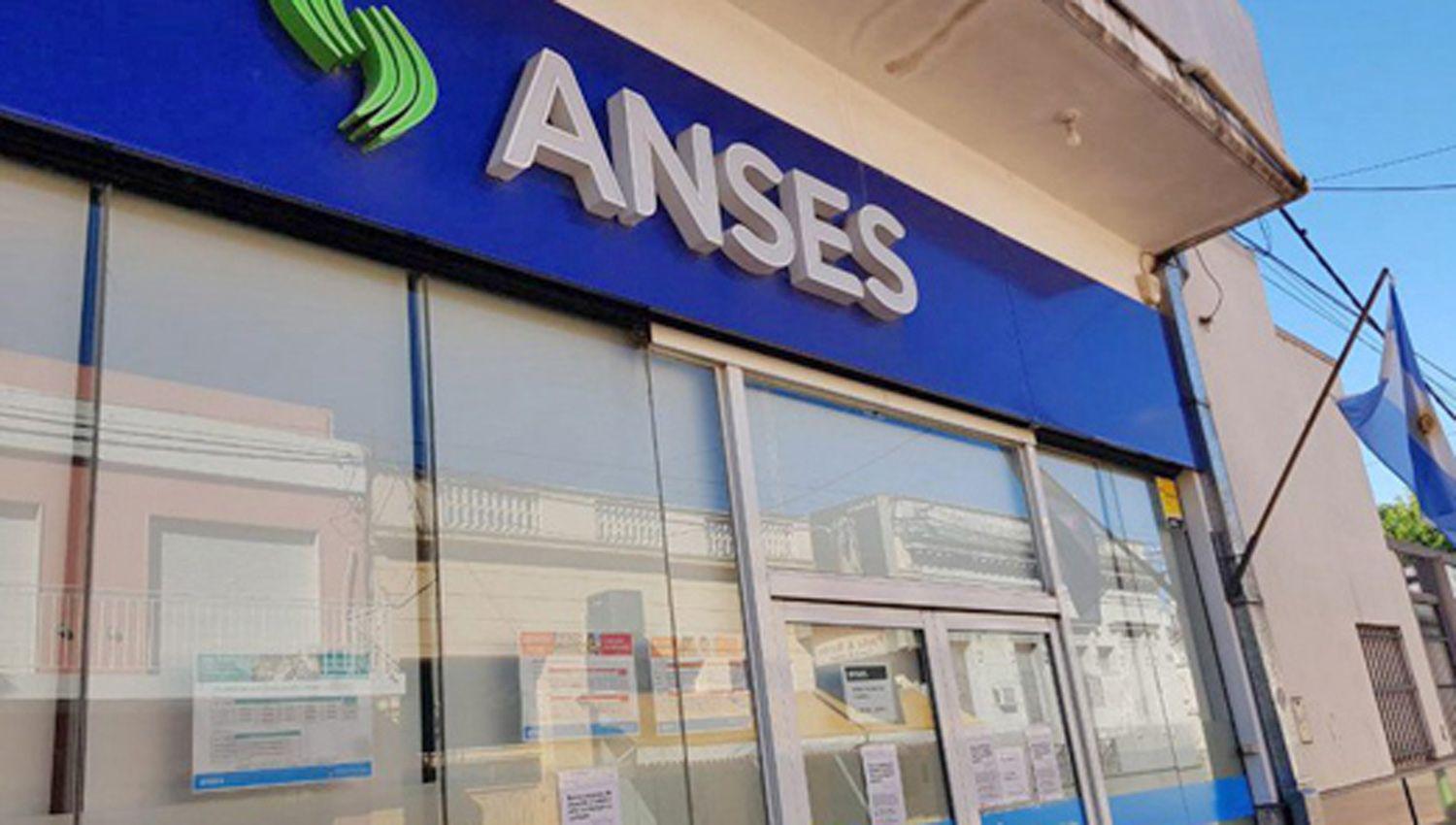 Anses comienza a pagar el bono de 15000 para AUH AUE y monotributistas de categoriacuteas maacutes bajas