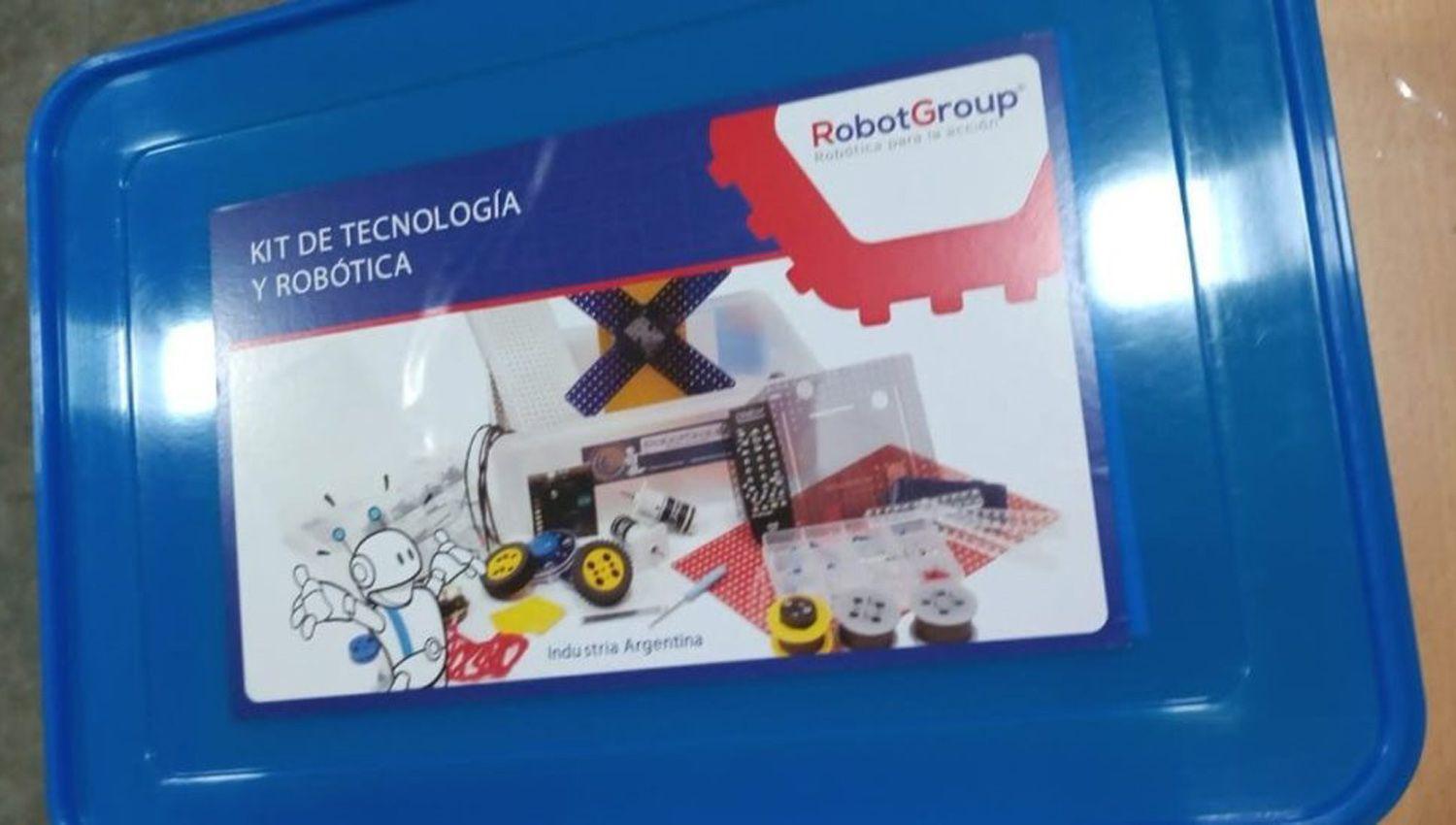 El municipio bandentildeo recibioacute kits de roboacutetica para el aacuterea de Educacioacuten