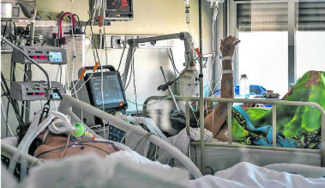 En sanatorios y cliacutenicas de Capital y La Banda ya no hay camas de terapia