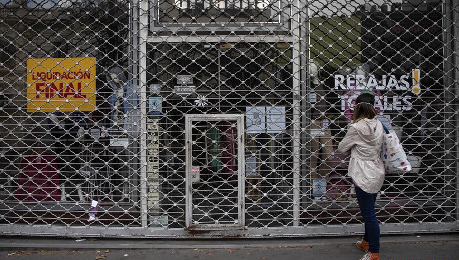 La economiacutea continuaraacute abierta y seguiraacuten vigentes medidas de ayuda- cuaacuteles son los programas vigentes que enumeroacute Alberto Fernaacutendez