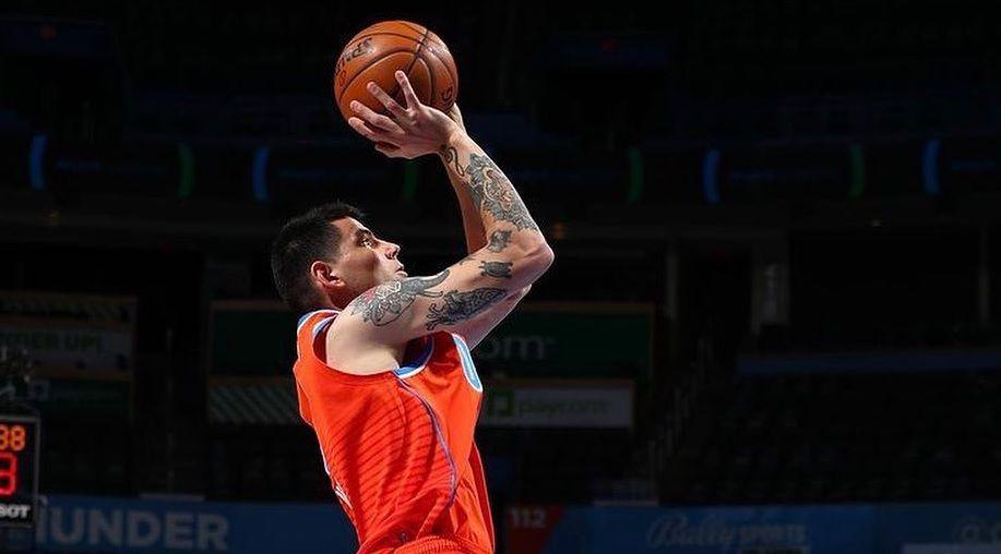 DT de la Seleccioacuten de Baacutesquet- Deck estaacute en un momento impresionante