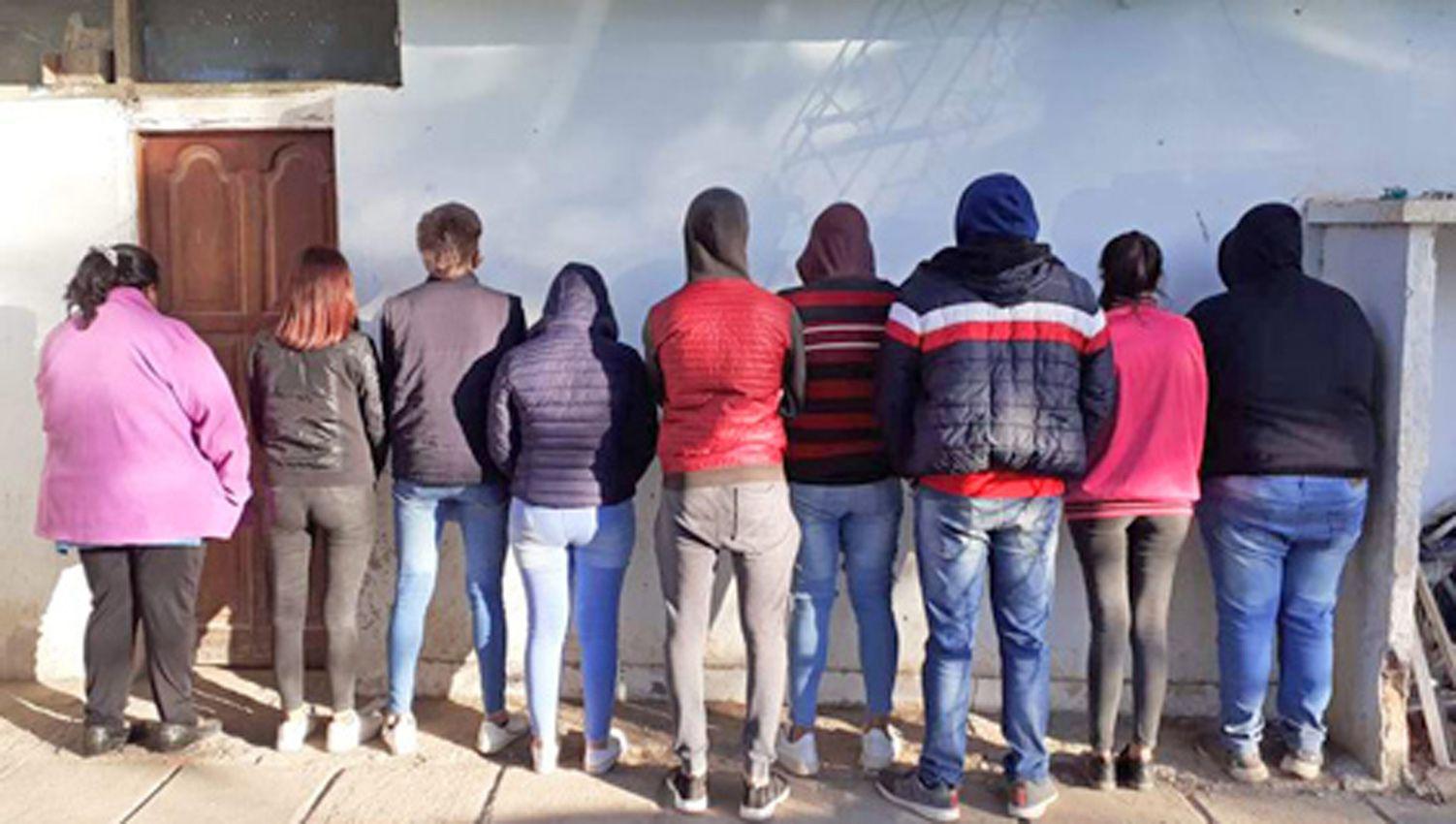 Encuentro clandestino con maacutes de 60 invitados terminoacute con 11 apresados