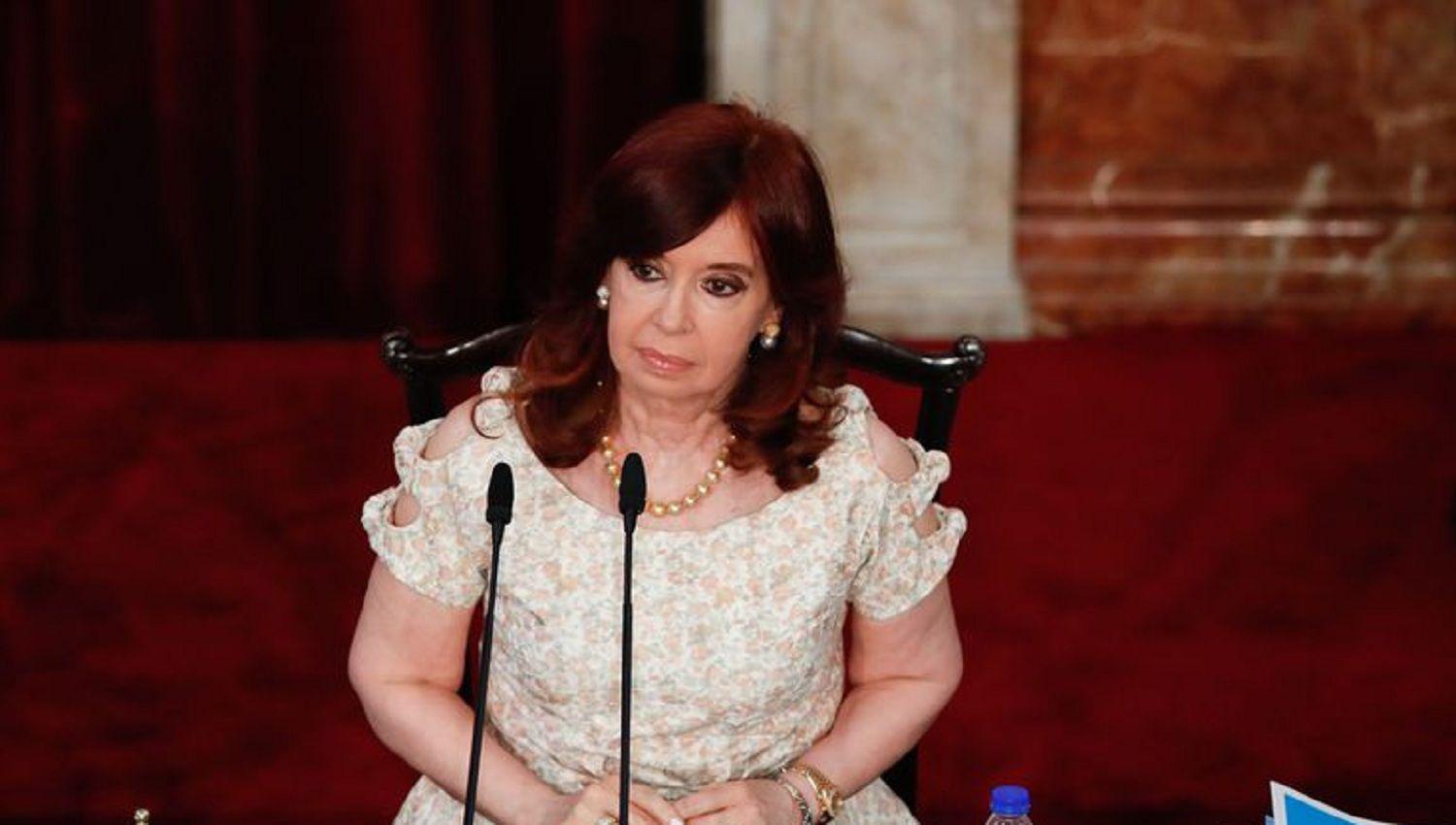 CFK y un ldquopalordquo a la Corte Suprema tras el fallo- ldquoLos golpes a las instituciones ya no son como antantildeordquo