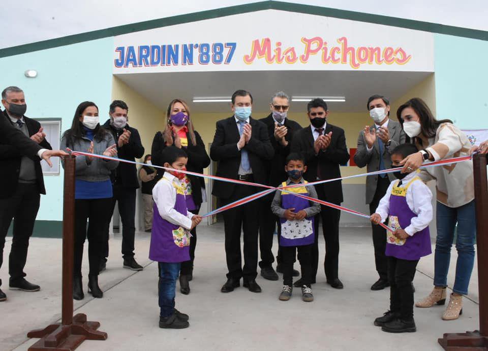 El gobernador Zamora inauguroacute un jardiacuten de infantes obras en una escuela y viviendas sociales