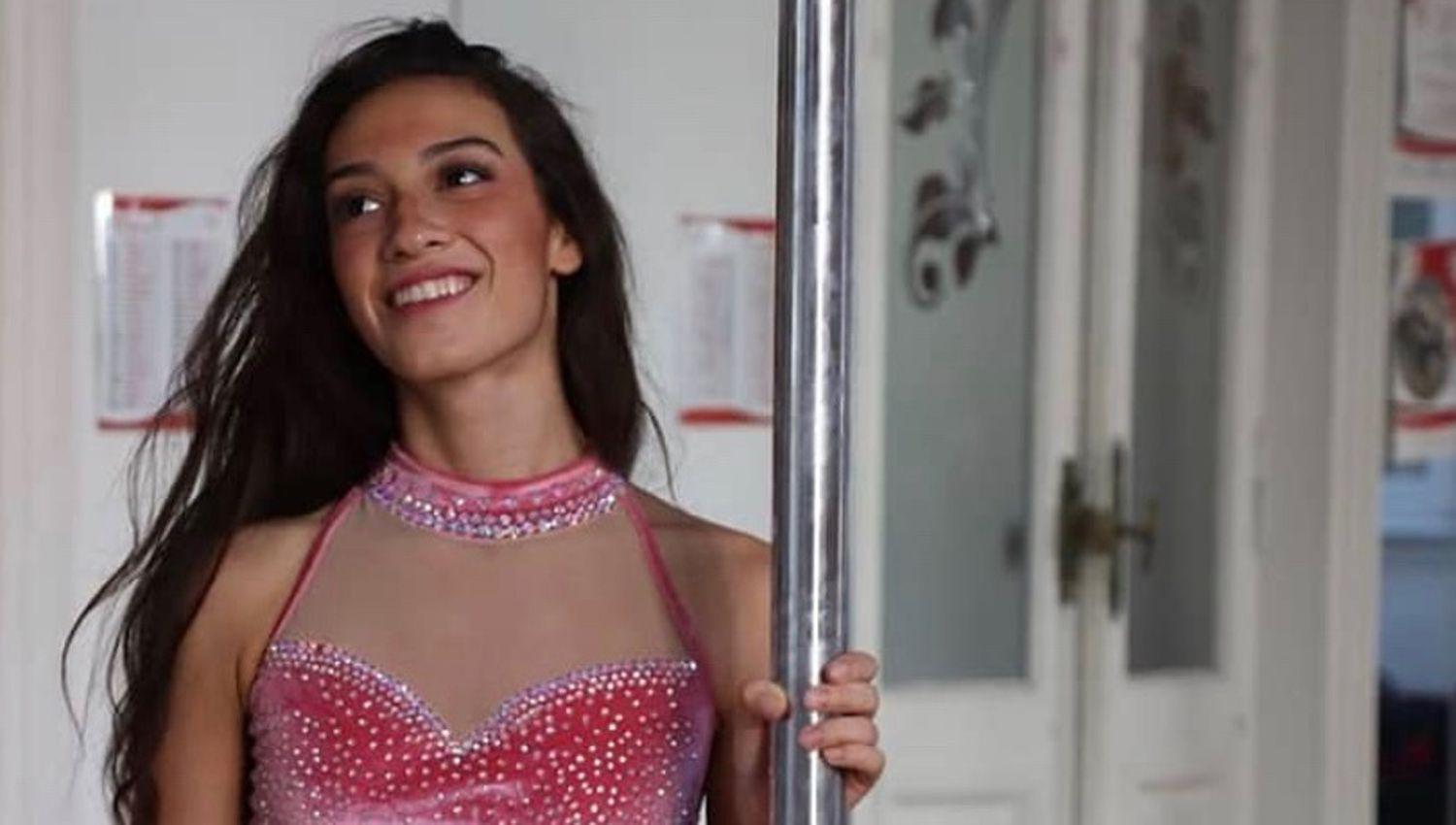 Valentina Fernaacutendez campeona Argentina Panamericana y Bonaerense del pole dance se reinventoacute en tiempo de pandemia y sigue siendo la reina del baile del cantildeo
