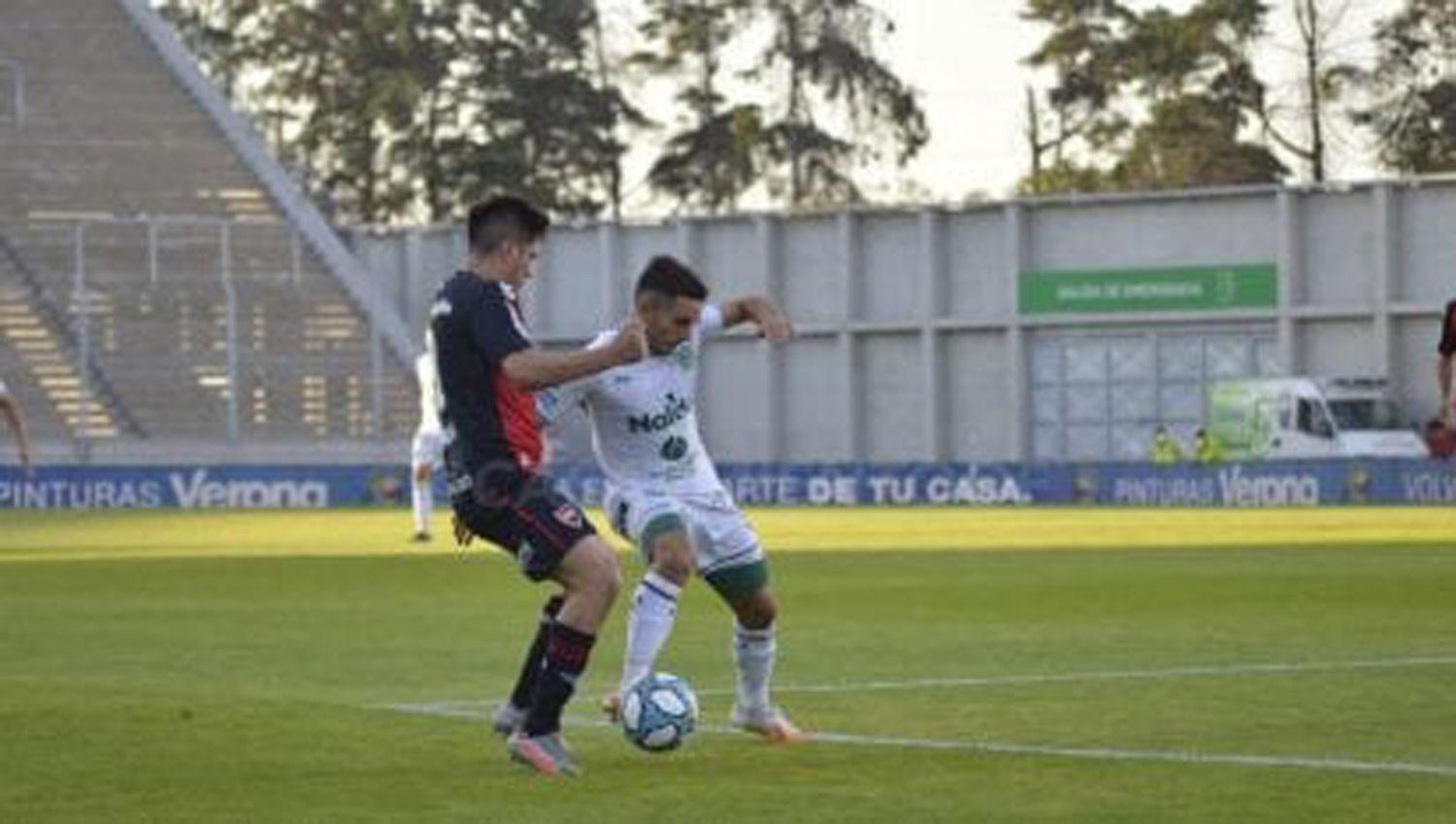 Sarmiento de Juniacuten vencioacute a Newells y se metioacute en octavos de final