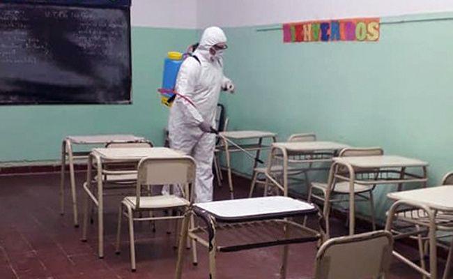Importante trabajo de desinfeccioacuten en instituciones de la ldquoCapital de la Tradicioacutenrdquo