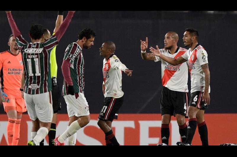River perdioacute ante Fluminense pero a pesar del sufrimiento avanzoacute a los octavos