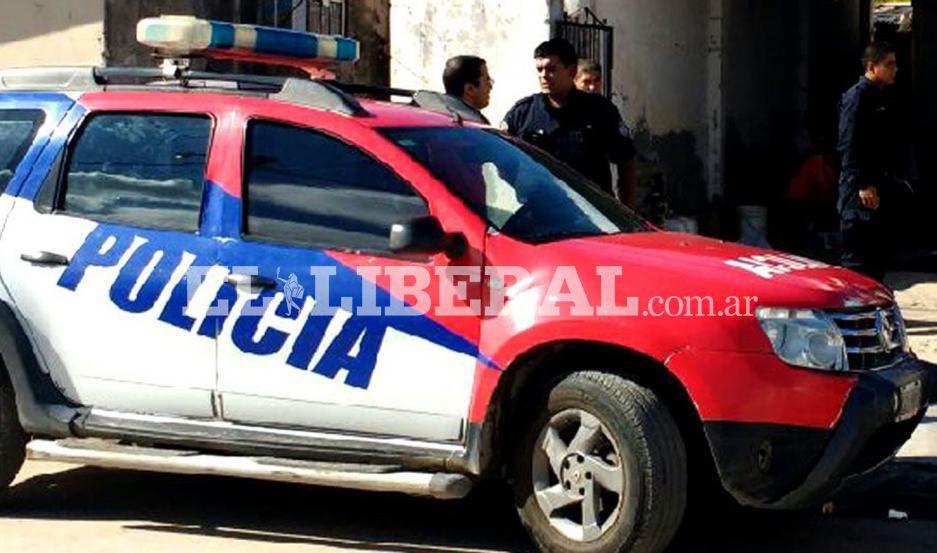 Las Termas- Cuatro asaltantes irrumpieron en una casa atacaron al duentildeo y lo despojaron de  40000
