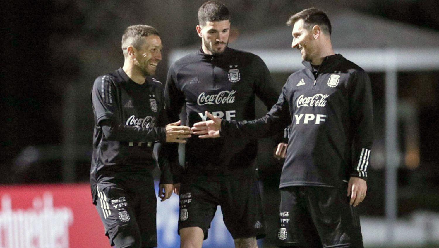 El capit�n Lionel Messi ser� la principal atracción de la selección argentina que llegar� hoy a Santiago También lo har�n el Papu Gómez y De Paul