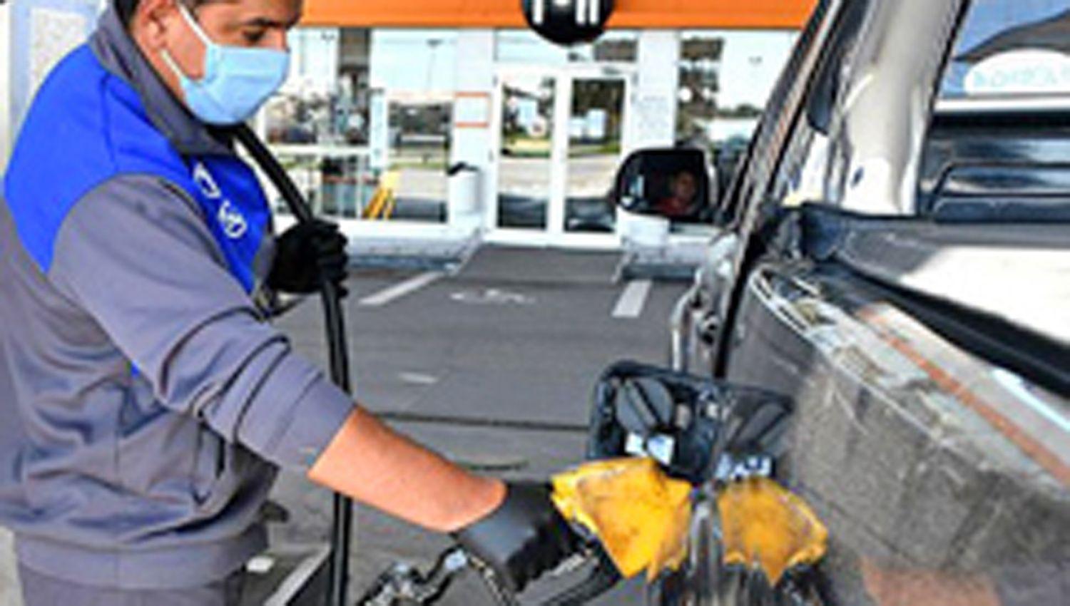 Estacioneros sentildealan estancamiento y caiacuteda de 38-en-porciento- en venta de combustibles