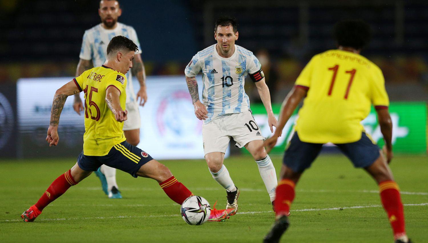 Messi fue el eje del ataque argentino y tuvo muy buenas intervenciones El capit�n volvió a convertir en figura al arquero rival