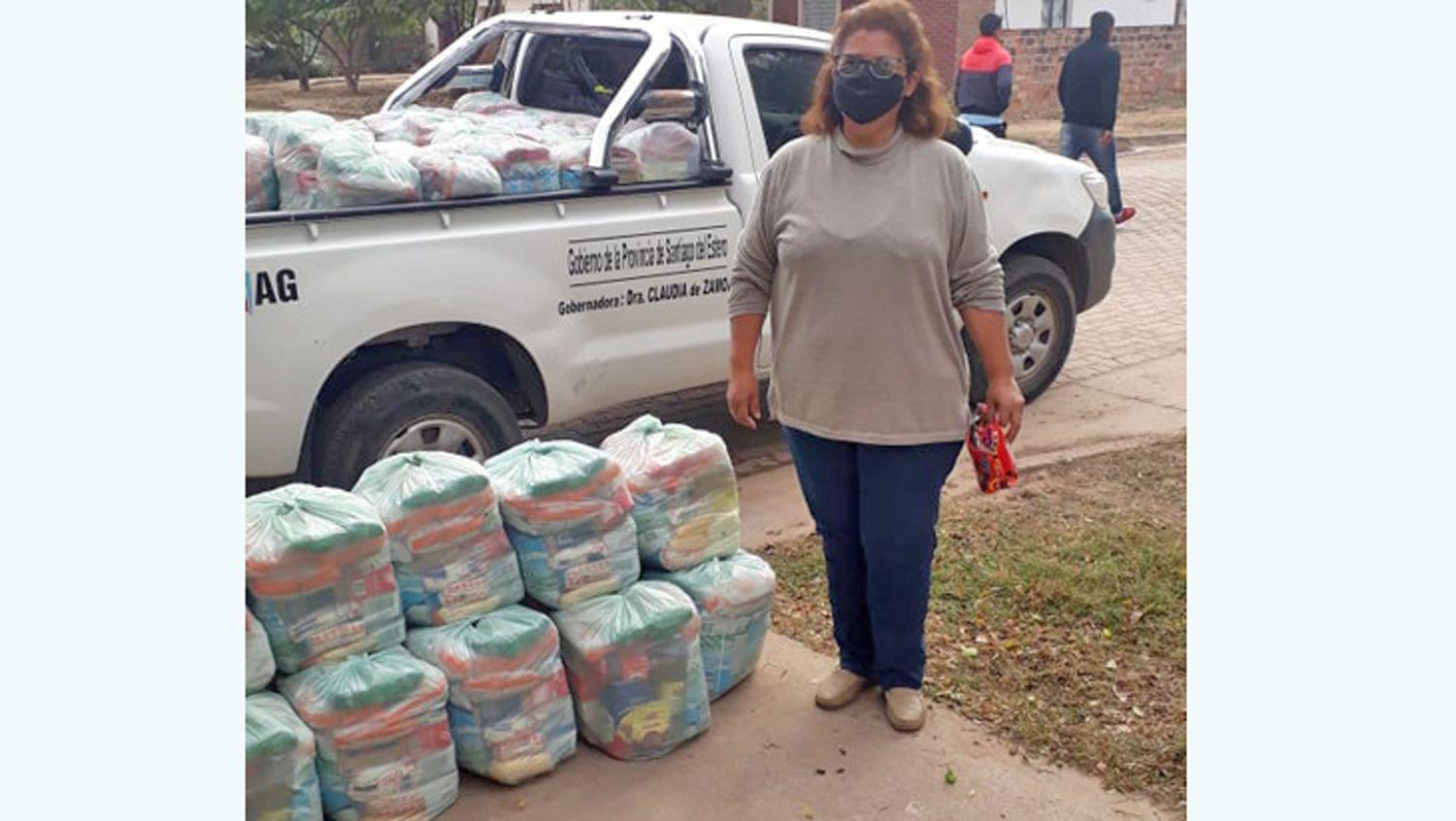 Entregaron moacutedulos alimentarios a varias escuelas del departamento Juan Felipe Ibarra