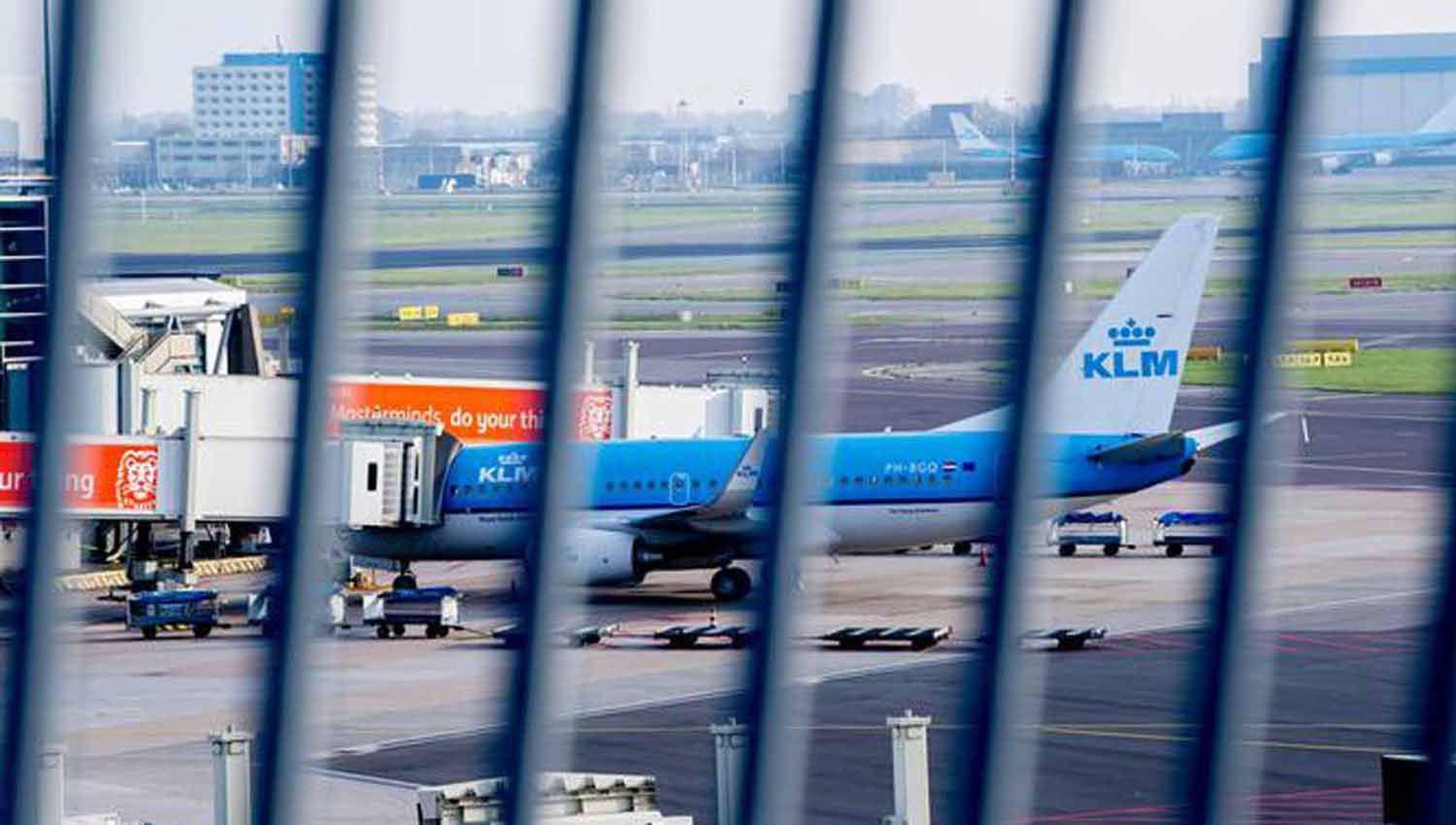 Oficializan la decisioacuten de suspender destinos y vuelos a Europa