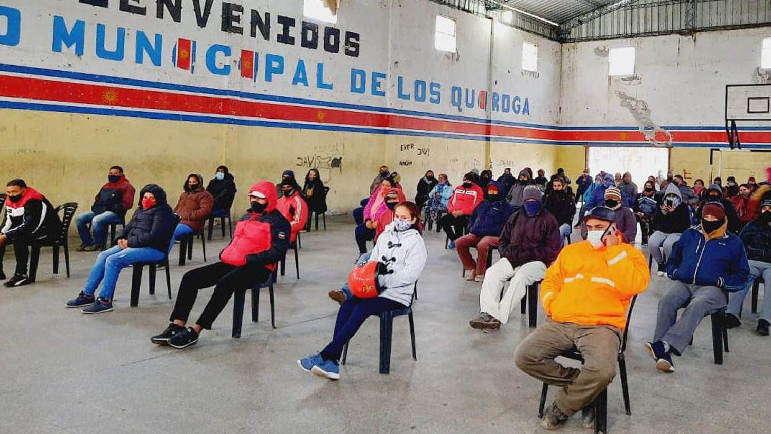 En Los Quiroga se inmunizoacute a personas de 40 a 49 antildeos