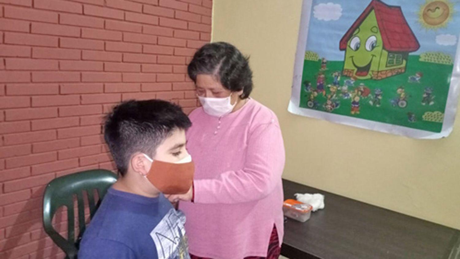 Aplicaron la vacuna antigripal en la  Asociacioacuten ldquoLuz de Esperanzardquo