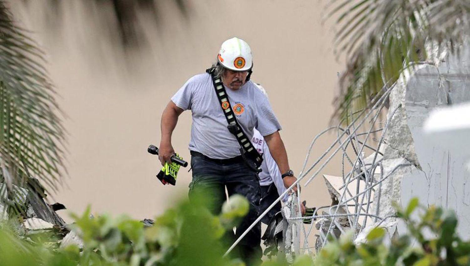 Encontraron con vida a uno de los argentinos entre los escombros en Miami