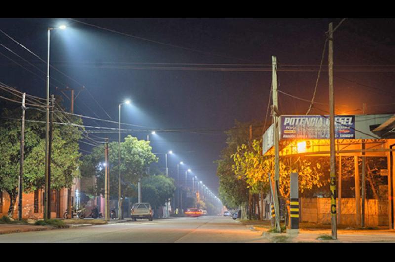El municipio bandentildeo instaloacute luminarias led sobre calle Dorrego